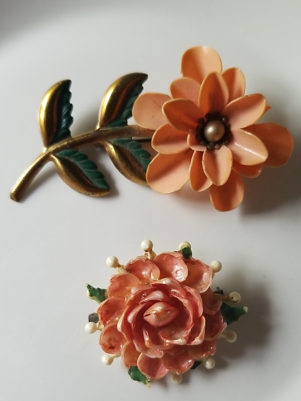 Vintage 1970s Flower Pins